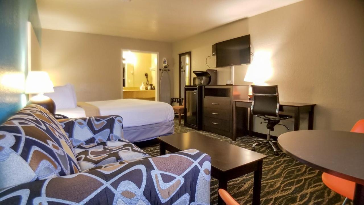 Howard Johnson By Wyndham Houston Hobby Airport Exterior photo