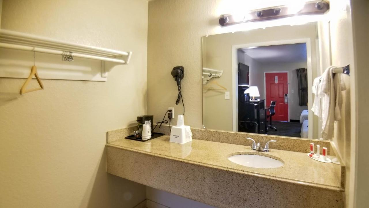 Howard Johnson By Wyndham Houston Hobby Airport Exterior photo