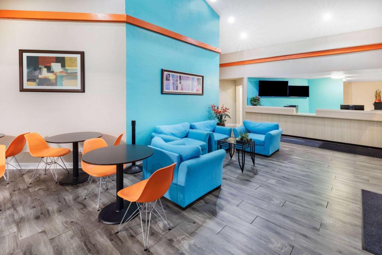 Howard Johnson By Wyndham Houston Hobby Airport Exterior photo