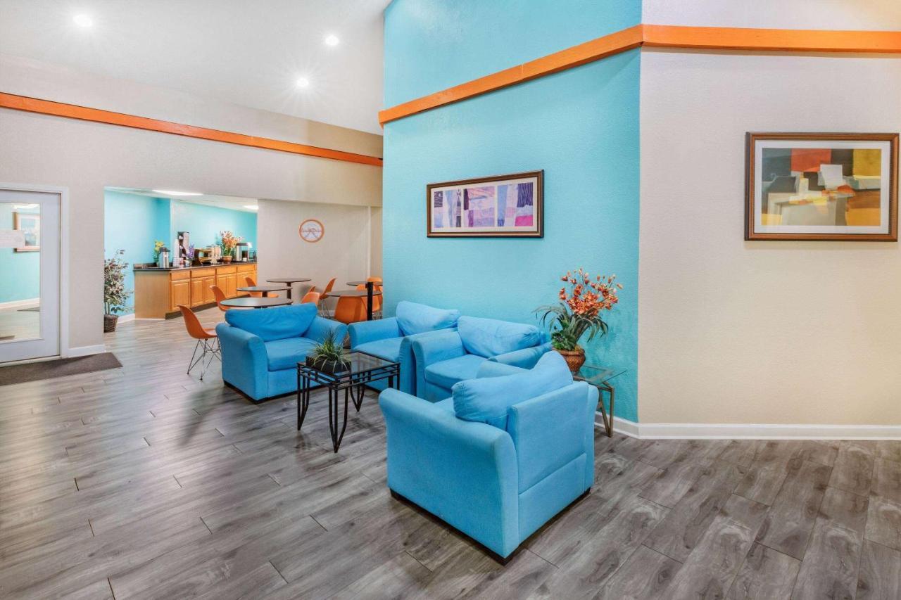 Howard Johnson By Wyndham Houston Hobby Airport Exterior photo