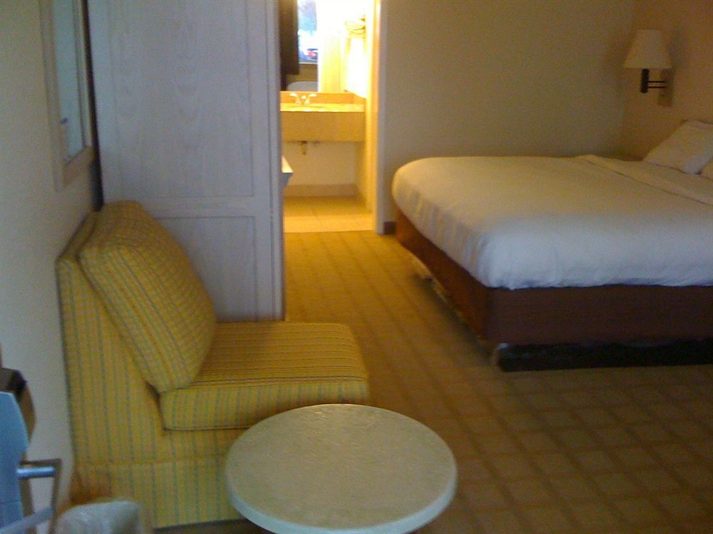 Howard Johnson By Wyndham Houston Hobby Airport Exterior photo