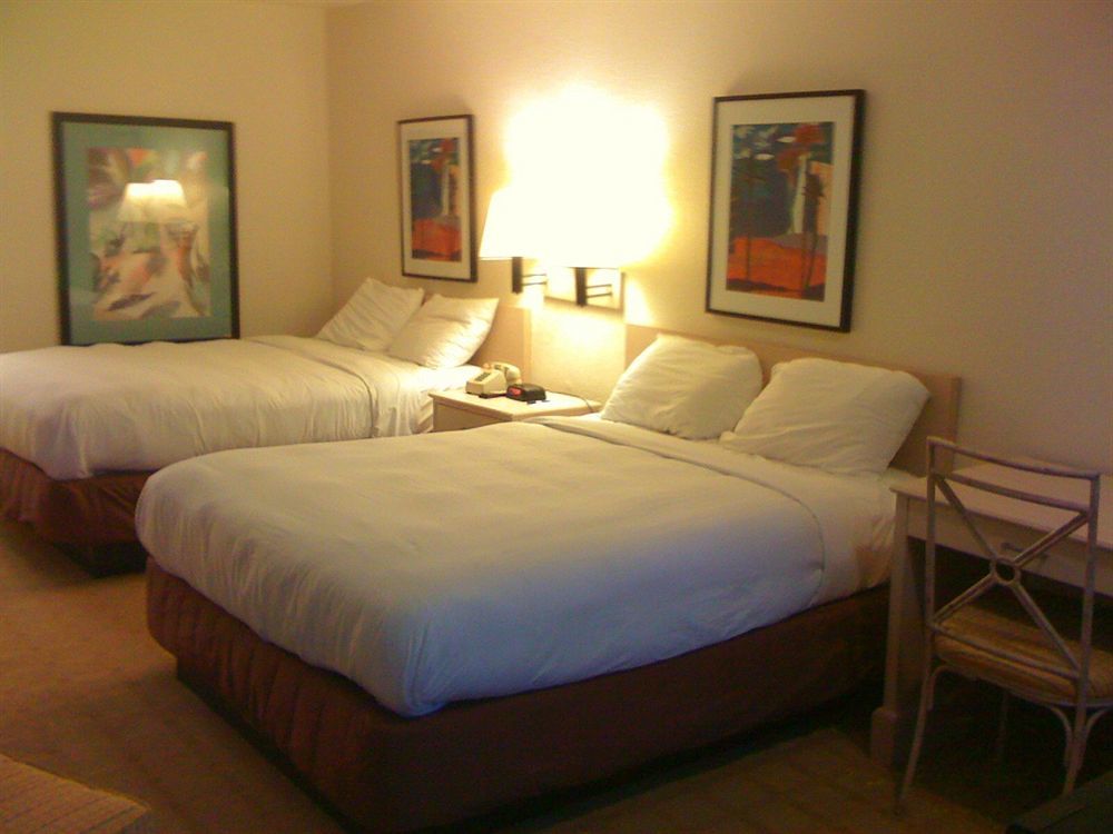 Howard Johnson By Wyndham Houston Hobby Airport Exterior photo