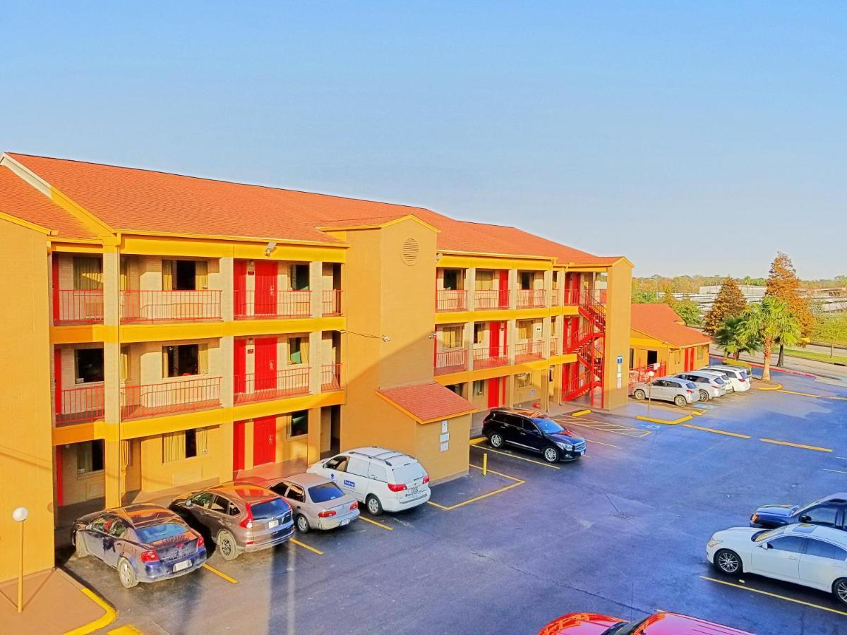 Howard Johnson By Wyndham Houston Hobby Airport Exterior photo