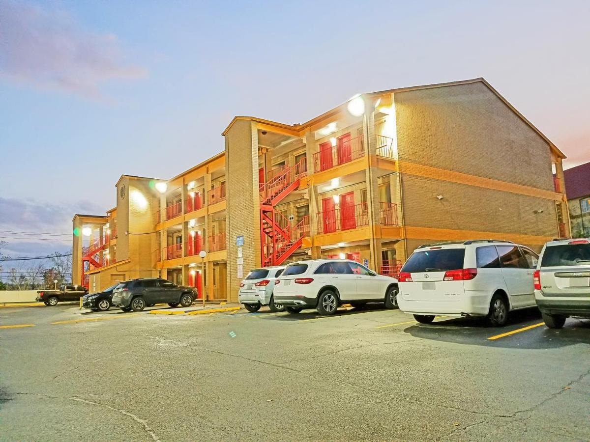 Howard Johnson By Wyndham Houston Hobby Airport Exterior photo